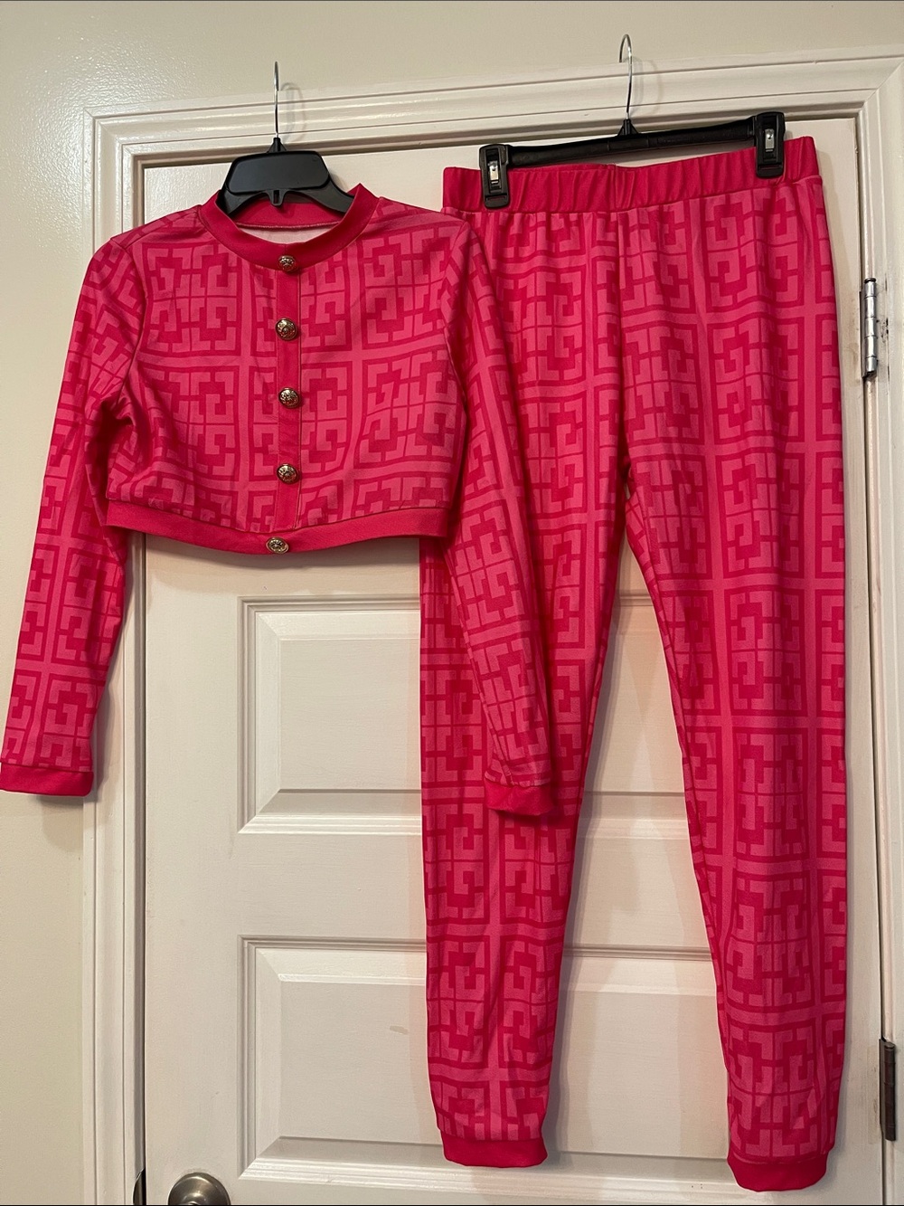 SHEIN Pink Geometric Print Two-Piece Kids Pajama Set top p2p19 L15 W17 L40
